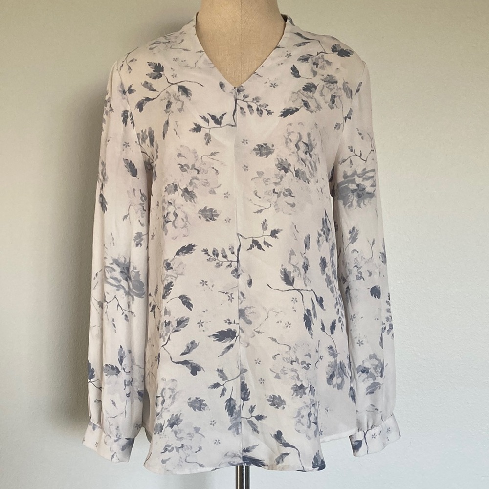 Violet + Claire, S, V-neck, L/S, semi sheer tunic